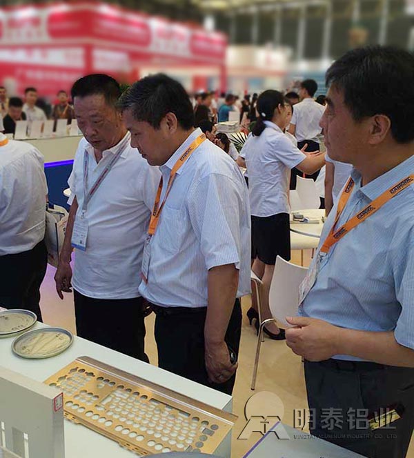 亚色在线观看铝业展会现场