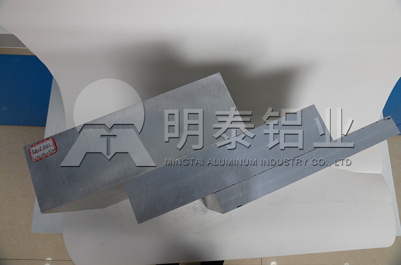 镜面91亚色视频APP性能优良